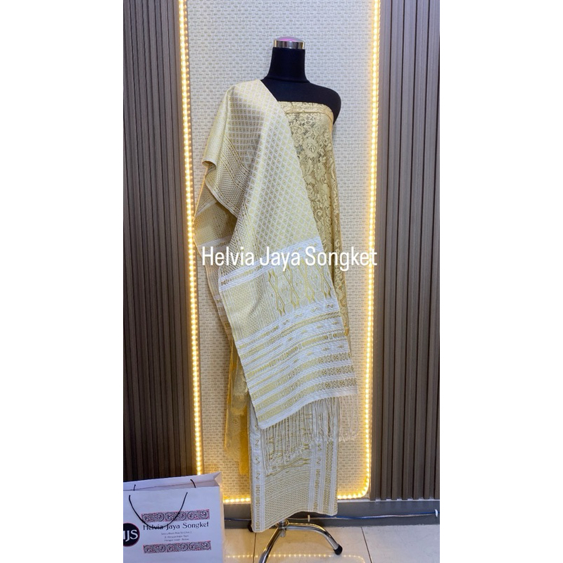 Tumtuman pengantin kuning soft