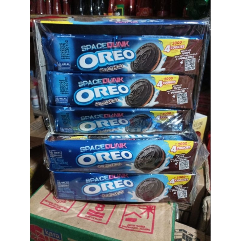 

Biskuit Oreo Space Dunk cokelat 1 kotak ( isi 12pcs )