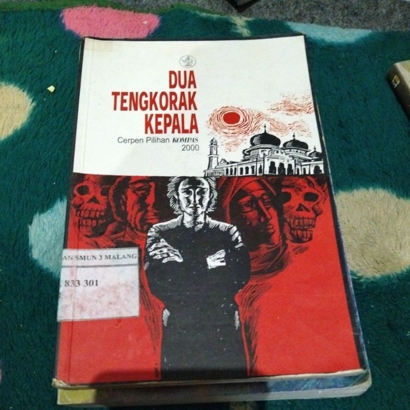 Buku Dua tengkorak kepala
