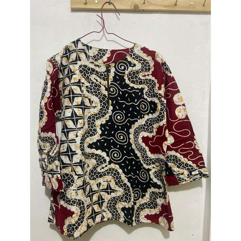 Preloved Baju Batik wanita / baju atasan wanita / baju kerja wanita / batik merah hitam