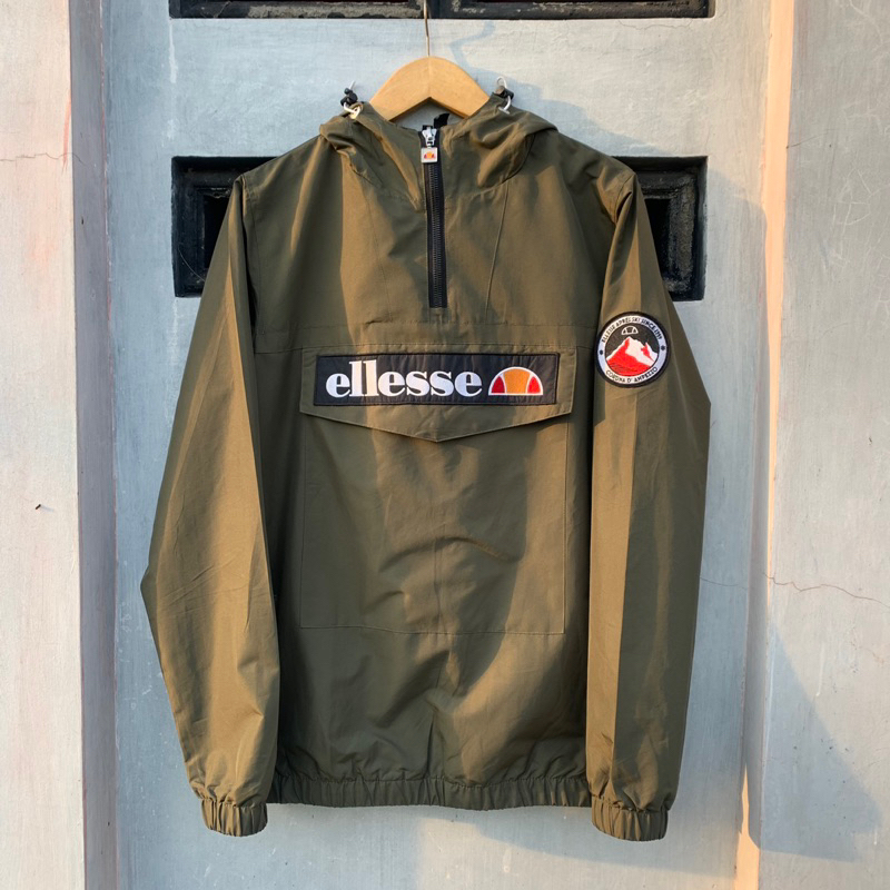 Ellesse Mount