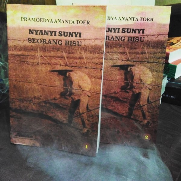NYANYI SUNYI SEORANG BISU sepaket 2 jilid - Pramoedya Ananta Toer