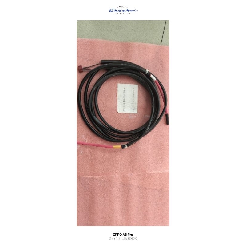 Thermistor ORIGINAL AC DAIKIN 2 KABEL.thermis outdoor ac daikin 5pk.
panjang kabel 1..170cm
kabel 2.
