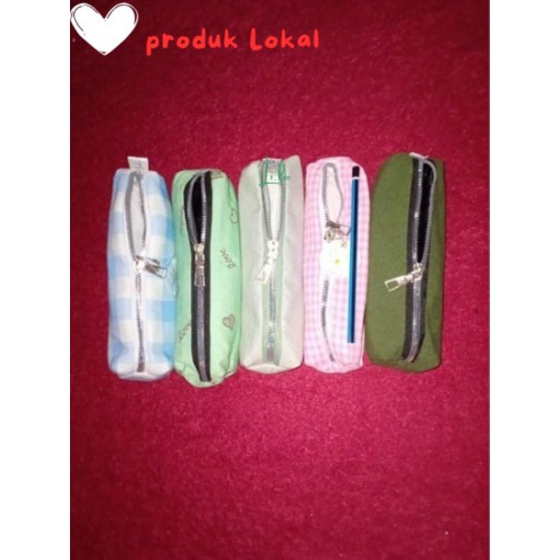 

tempat pensil kain , dashgrib ala korea RANDOM