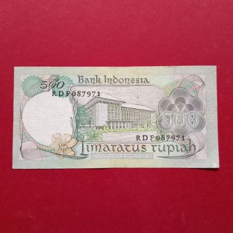 Uang kuno kertas 500 rupiah ibu konde tahun 1977