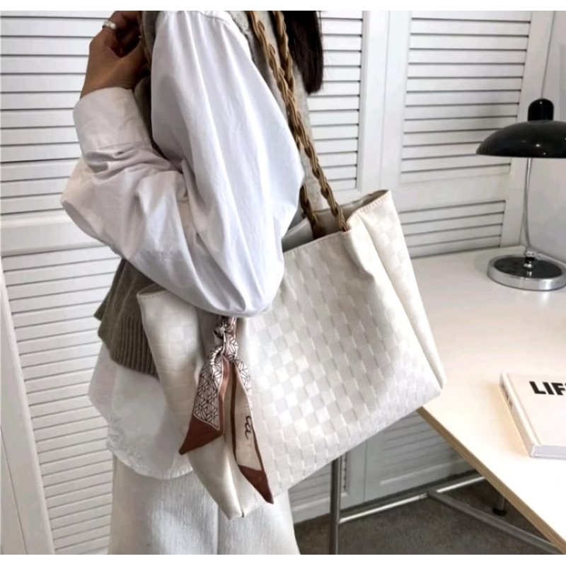 Tas Tote Bag Wanita - Tas Bahu Wanita Kuliah Kerja Libura- Tote bag Wanita Elegan-Tas Korea 2024