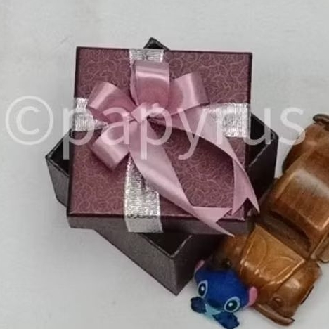 

PAPYRUS 10x10 Tinggi 5cm Kotak Kado Gift Box V2