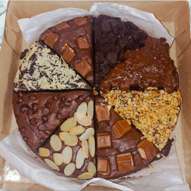 

Brownies fudgy sekat coklat premium / Hampers / Hadiah / Oleholeh