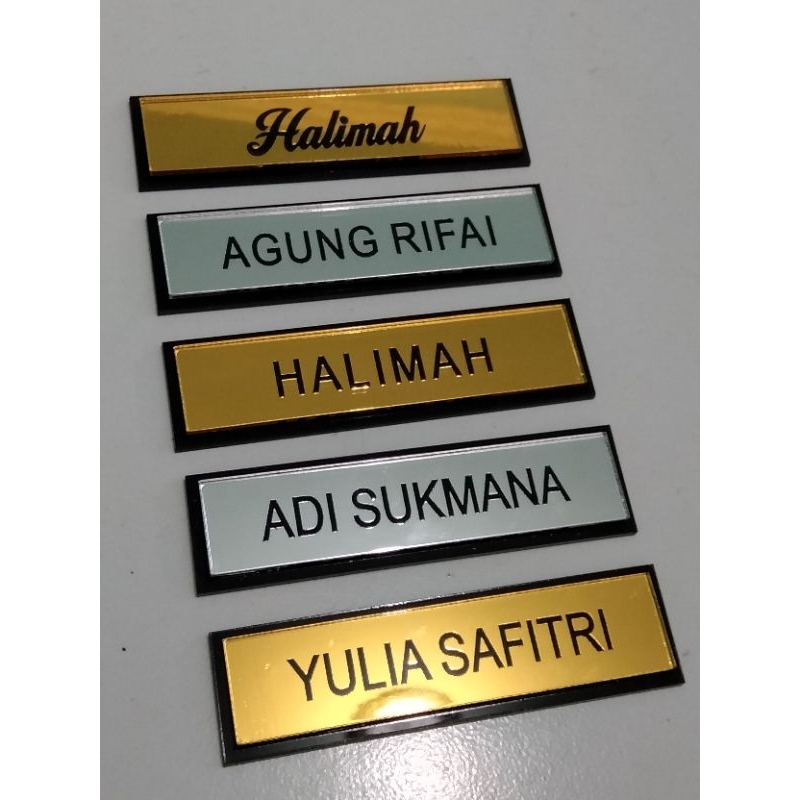 

Nama Dada Nametag Doble Akrilik