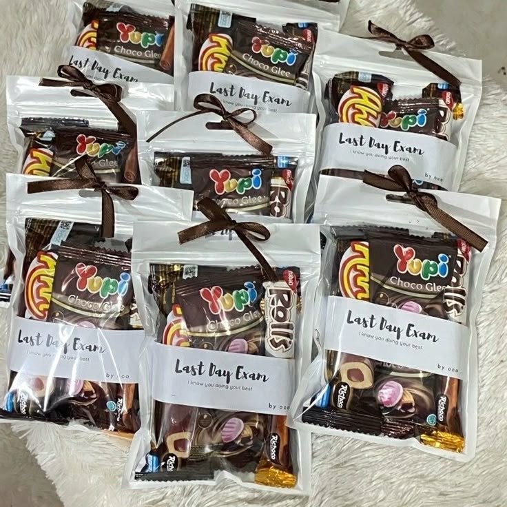 

Mini Hampers Gift Snack Ultah Tema Warna Coklat Orange Pink Ungu