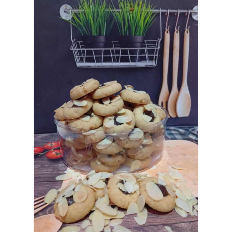 

KUE CHOCO ALMOND 250G KUE KERING ENAK MURAH COCOK UNTUK HIDANGAN,HANTRAN DAN CEMILAN KELUARGA.