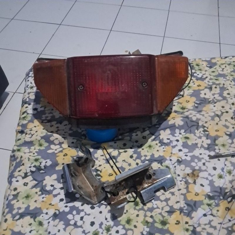 lampu belakang rxz rzr original