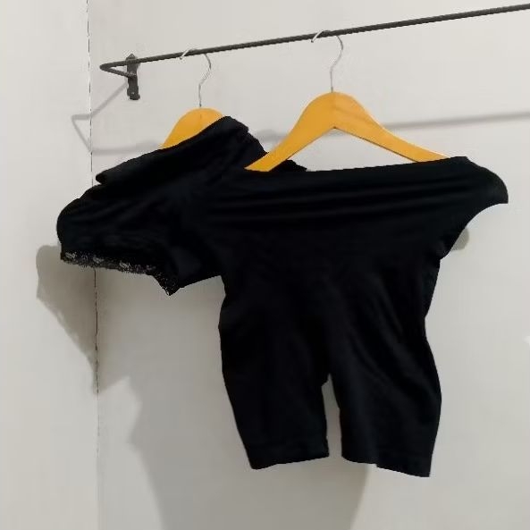 One Set Korset Celana Pendek Black Rubber Terapi & CD Wanita Terapi Kesehatan Melahirkan Melangsingk