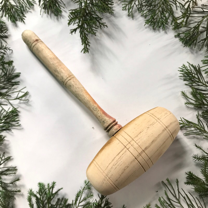 Tabuh/pemukul gamelan (demung)