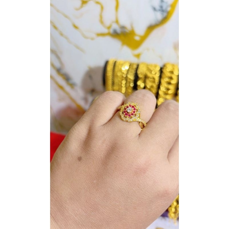 cincin bunga putih merah harian