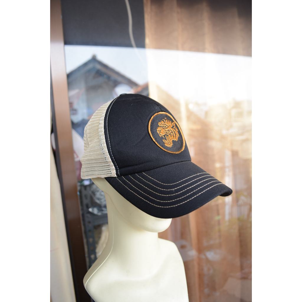 Topi DND Execution - Trucker hat