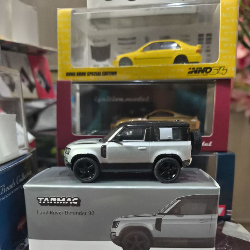 Tarmac 1/64 Land Rover Defender 90 Silver