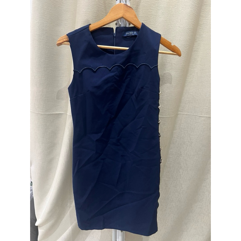 dress yacht 21
