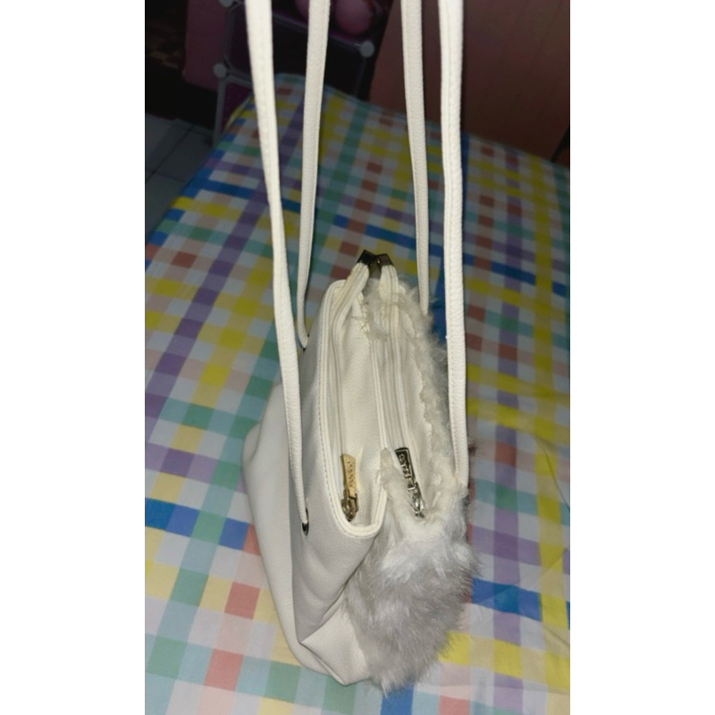 tas white fladeo matahari bulu bulu depan