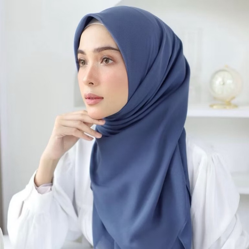 Hijab Segiempat Bella Square denim bella square warna denim segiempat denim