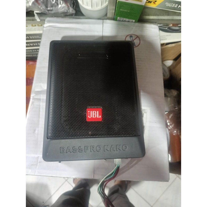 Subwoofer Kolong JBL BASSPRO bekas mulus