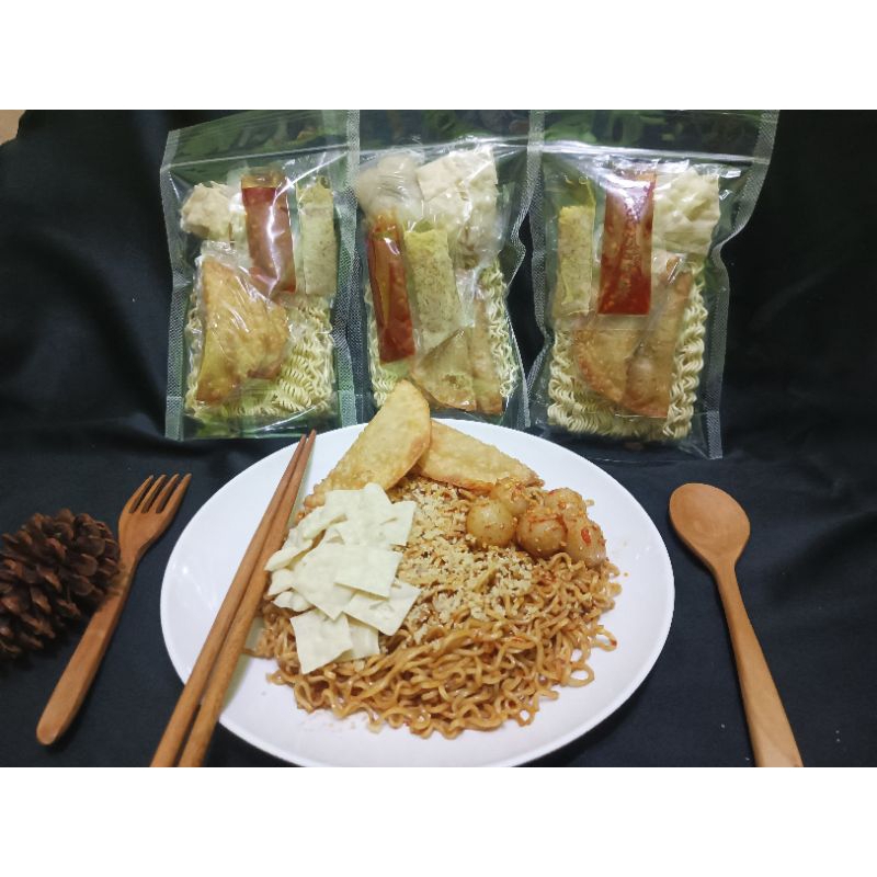

Mie Pedas Komplit