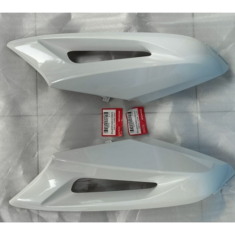 64400/64450-KWB-920PFW Cover L&R M/P set putih Sayab atas Honda Blade Karbu ORI AHM