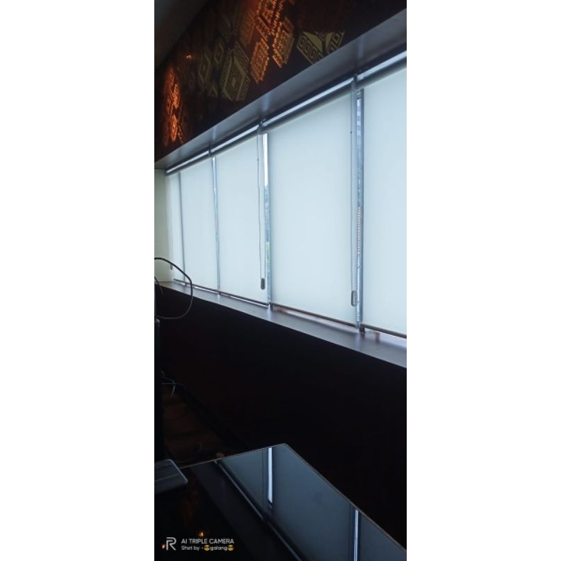 roller blind jendela indor