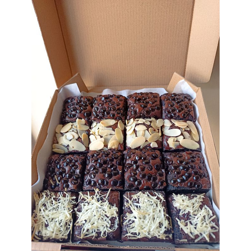

Fudge Brownies/Shiny Crust Brownies/Brownies Panggang size Large 20x20