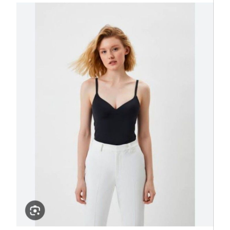 UNIQLO AIRISM V NECK CAMISOLE BRA IN BLACK