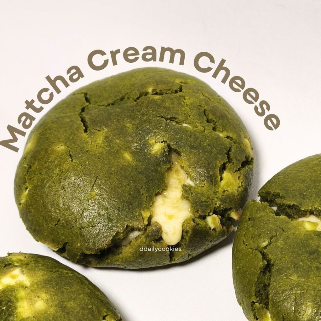

Matcha with Cream Cheese filling Soft Cookies by ddailycookies