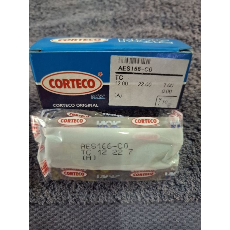 Oil seal TC 12 22 7 NOK