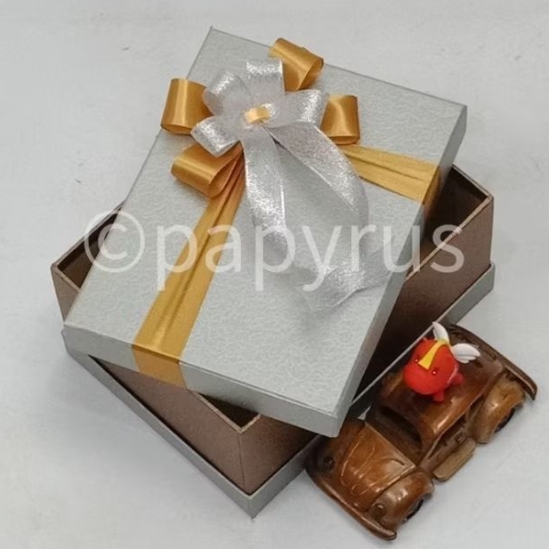 

PAPYRUS Sandwich 15x20 Tinggi 10cm Kotak Kado Gift Box V3
