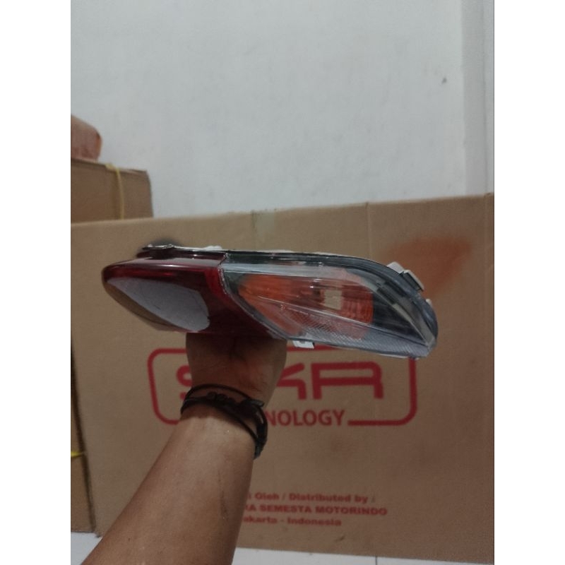 Stoplamp Belakang Vario CW 110 Karbu Custom Hitam Oranye