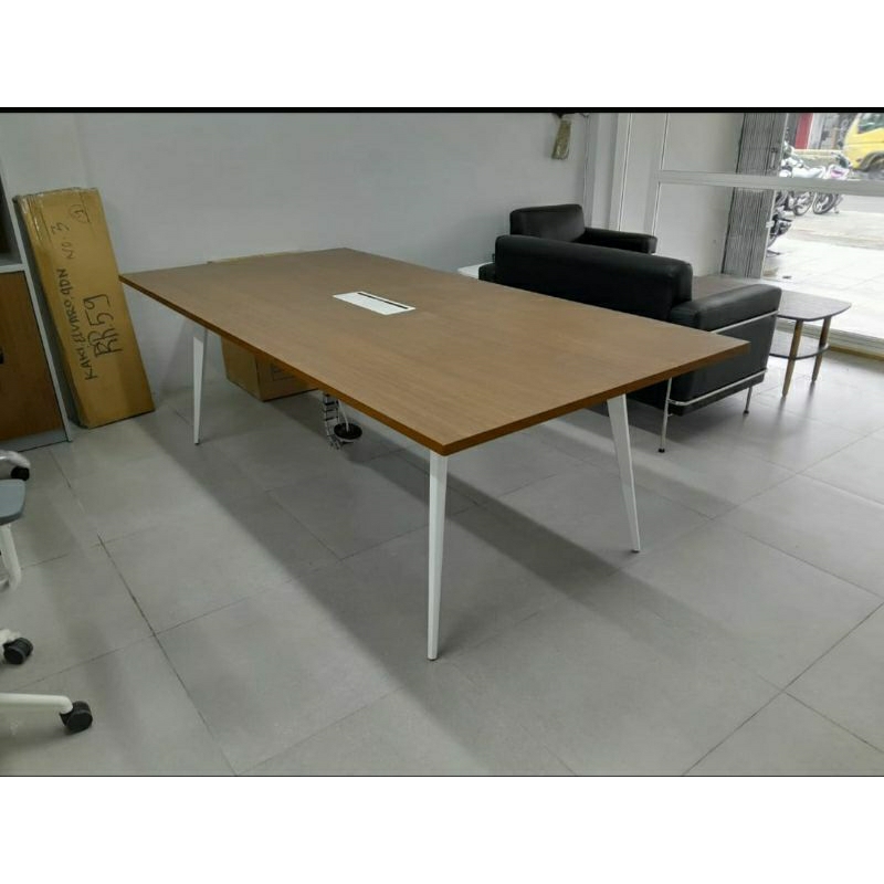 Meja Meeting Meja Rapat INDACHI ELVARO DMT220 Molek Furniture