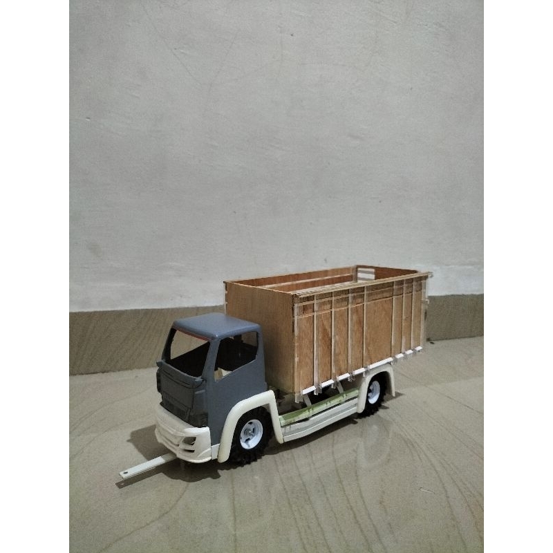 miniatur truk plastik herex mbois