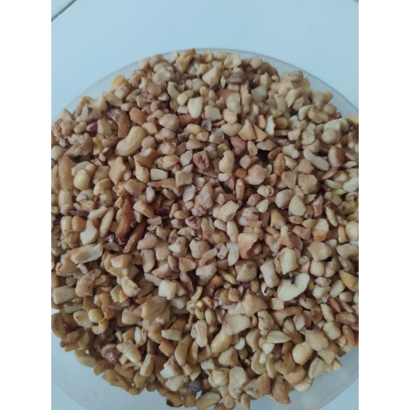 

Kacang Mede Menir Mentah Khusu Sambal 1kg
