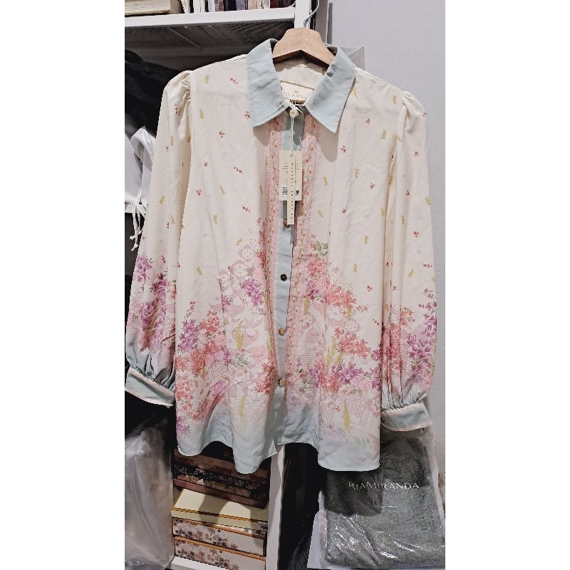 Wearing Klamby Biyya Shirt - Novelle XXL