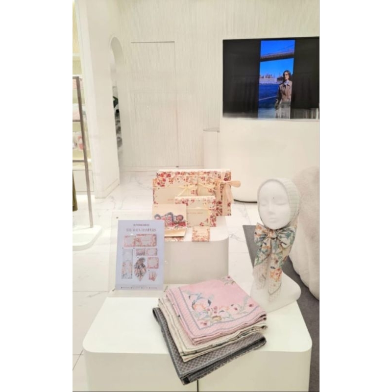 Dahlia Prayer mat (sejadah) seri Raya Buttonscarves baru dan siap kirim