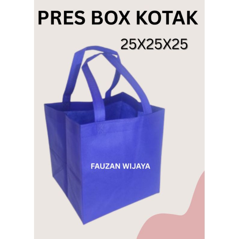 

Goodiebag tas kain spunbond pres box kotak uk 25x25 isi 12pcs