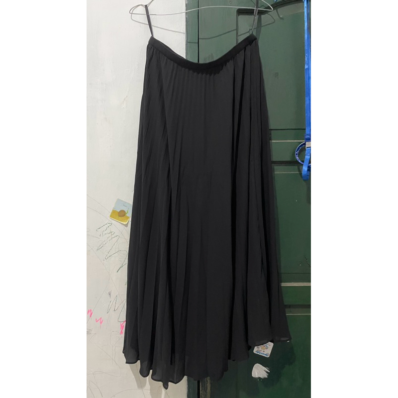 Preloved Rok Plisket Uniqlo