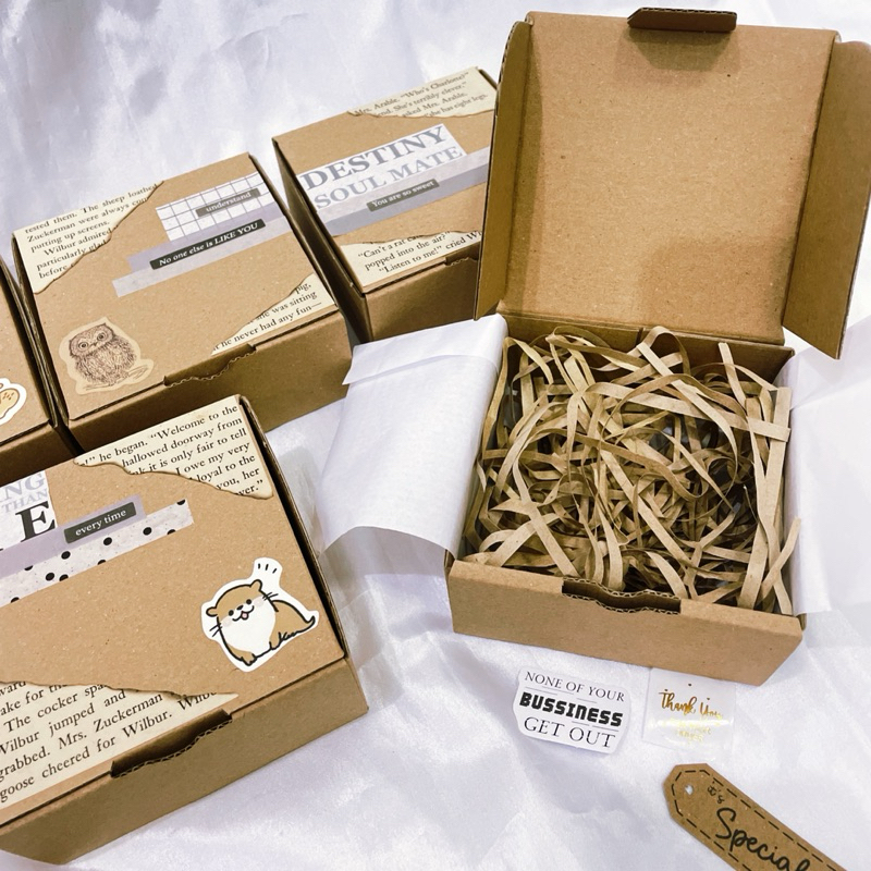 

HAMPERS BOX / BOX HADIAH / dus /box / gift box / box kado ulang tahun / bungkus kado unik