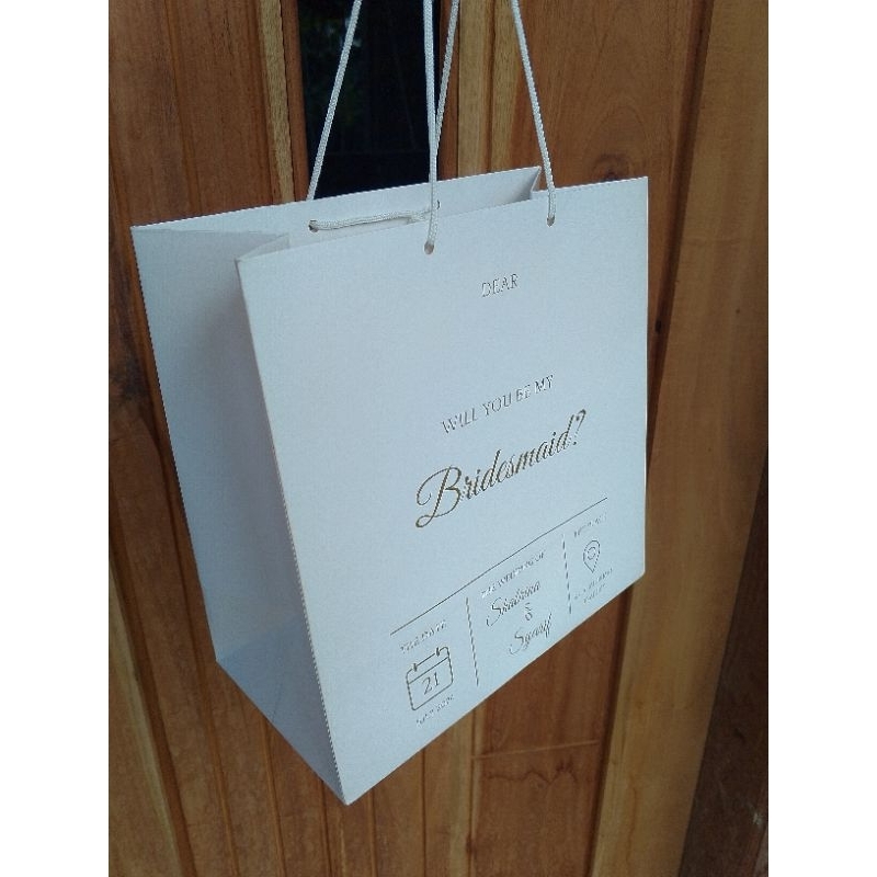 

PAPERBAG IVORY GLOSSY UKURAN PXLXT 35x15x25