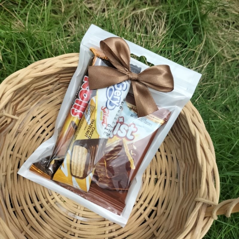 

MINI GIFT SNACK/MINI GIFT/HAMPERS SNACK/SNACK ULTA/SNACK WISUDA