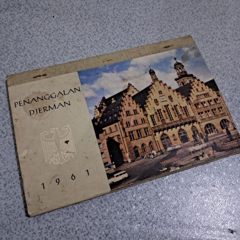 

Kalender Berdiri asli cetakan tua jadul tahun 1961 asli Jerman Ada 27 Kartu Pos Gambar Jerman didalamnya