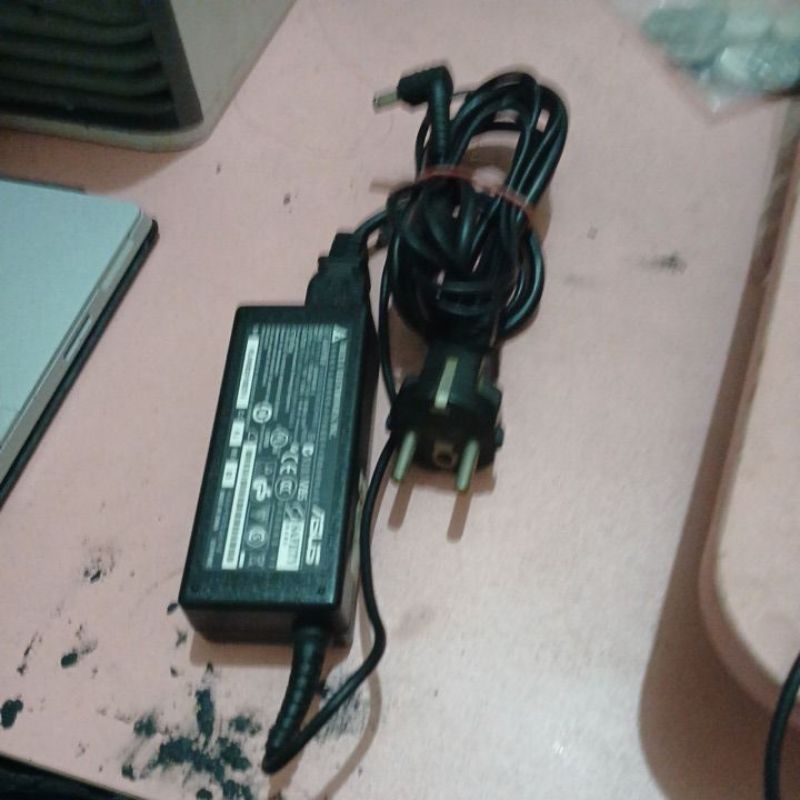 charger Asus A46A, A46C, A46CA, A46CB, dan A46CM. 