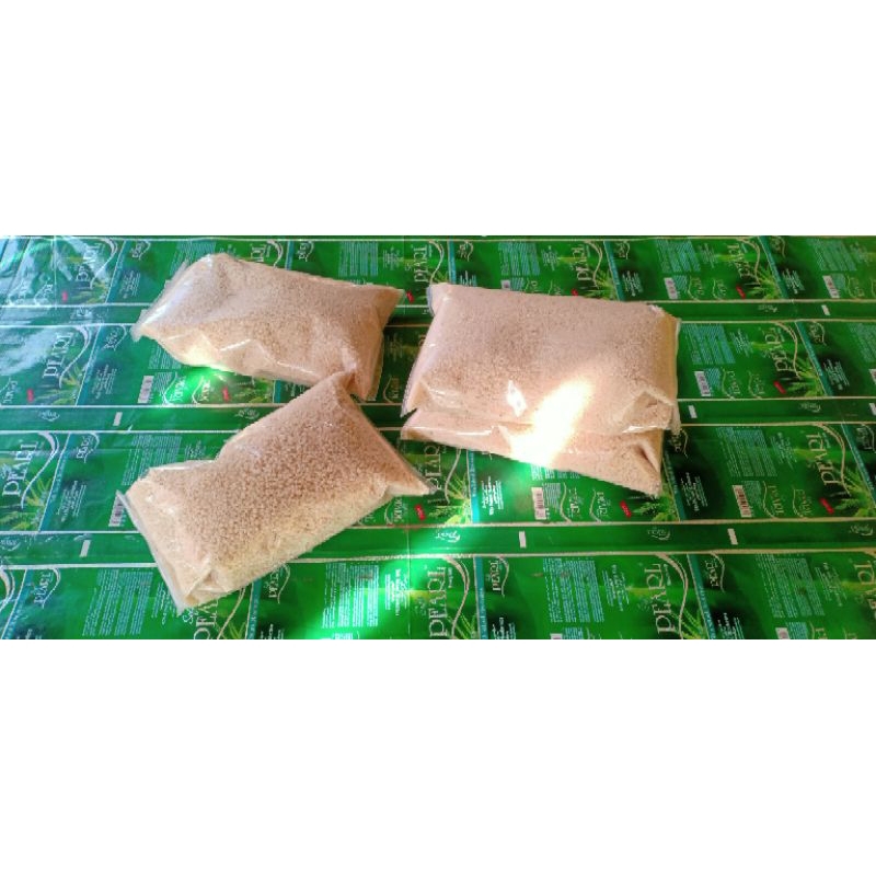 

oyek/thiwul super pulen 1kg baik untuk diet sehat dikonsumsi