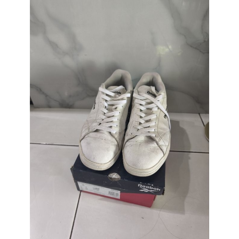 original PRELOVED second sepatu sneaker warna putih