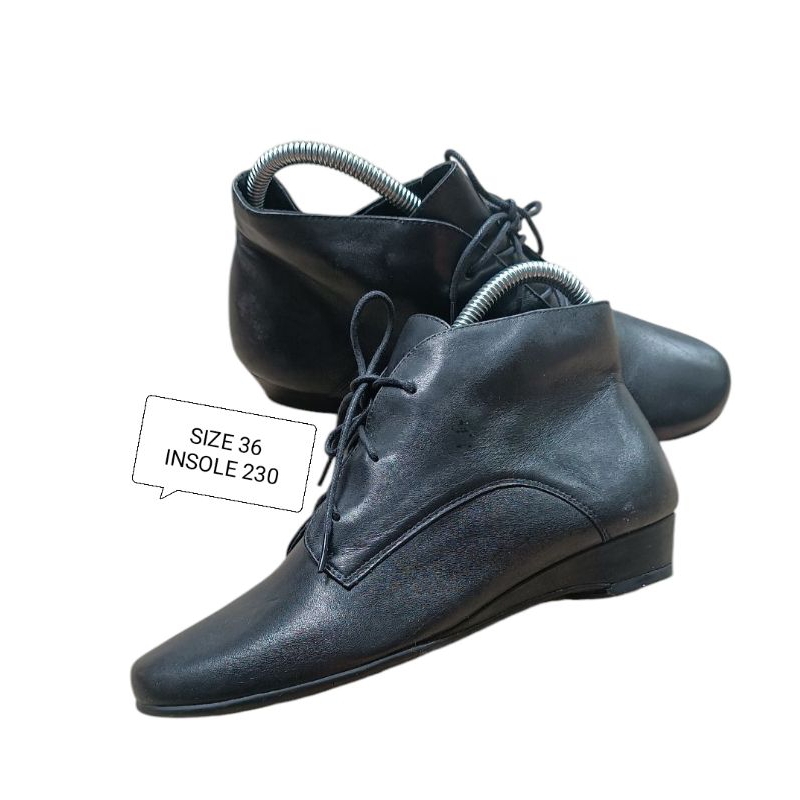 SEMI BOOT KULIT SIZE 36 PRELOVED BOOT FASHION WANITA