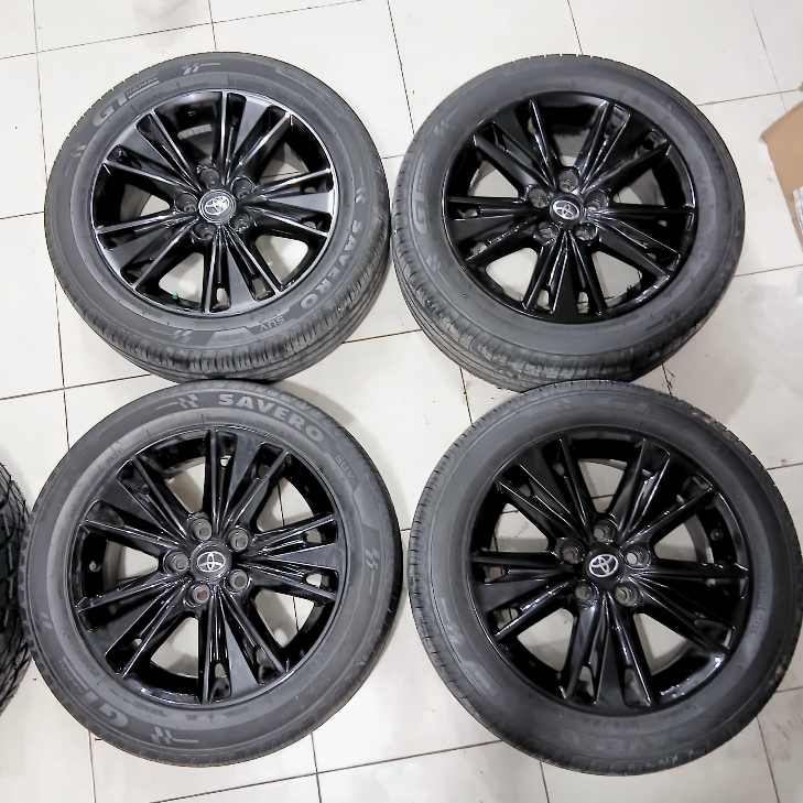 JUAL VELG MOBIL STD ORI INNOVA VENTURER R17X7 PCD 5X114 ET50 + BAN 215 55 R17 TAHUN 2024 SECOND LIKE